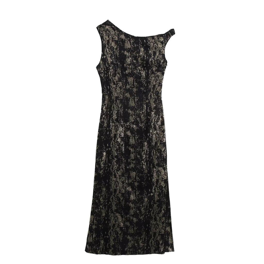 Moda damska wiosna 2025: Sukienka bez rękawów na jedno ramię w stylu europejskim i amerykańskim, z marszczeniem w talii i hot stampingiem.