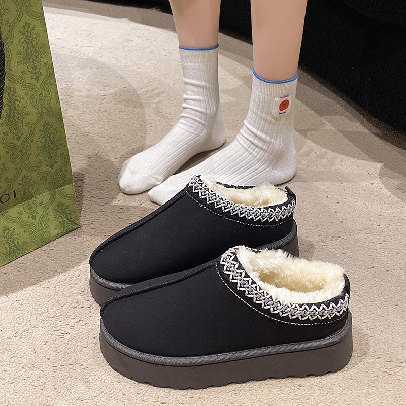 Fashion Winter Plush Shoes for Women Easy to Wear Snow Boots Suede Warm Soft Outdoor Plush Slippers Women Solid Color Thick Soled Shoes