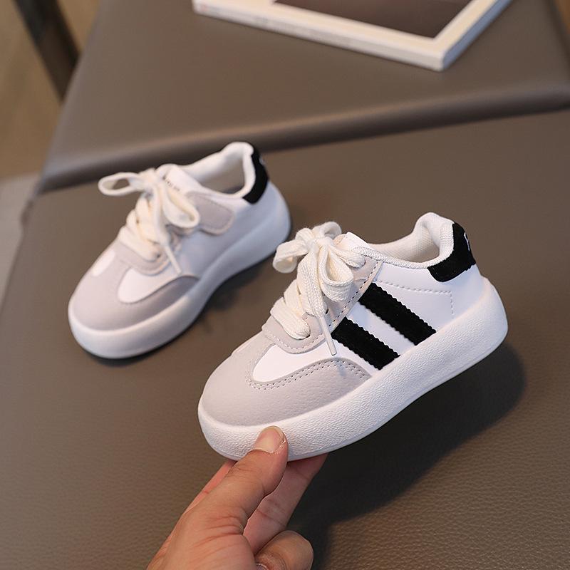 

Детские кроссовки Осень 2025: Стильные немецкие тренировочные кроссовки для мальчиков и девочек, повседневный дизайн в корейском стиле 25 белый