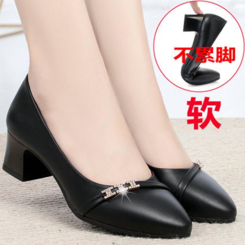 

Mom shoes, single shoes, soft sole women s spring and autumn comfortable round toe summer shoes, mid-heel middle and old casual leather shoes 35