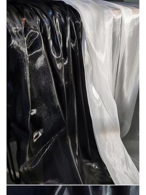 Hochwertiger reflektierender Organza-Stoff mit Wasserglanz für seidige, mikrotransparente Abschlusskleider