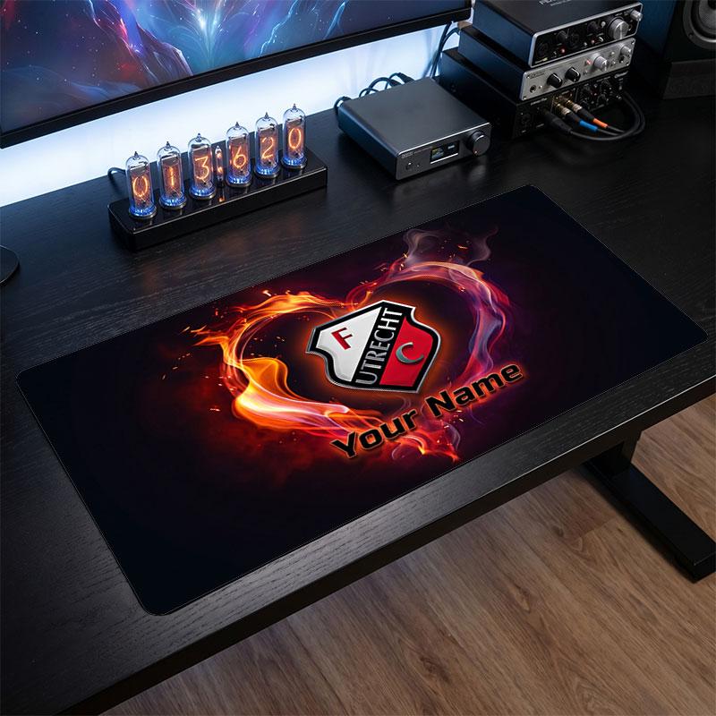 FC Utrecht Individuelles großes Mauspadd, Personalisierter Textdruck mit Namen, Fußballlogo Rutschfeste Schreibtischmatte Gaming-Geschenk