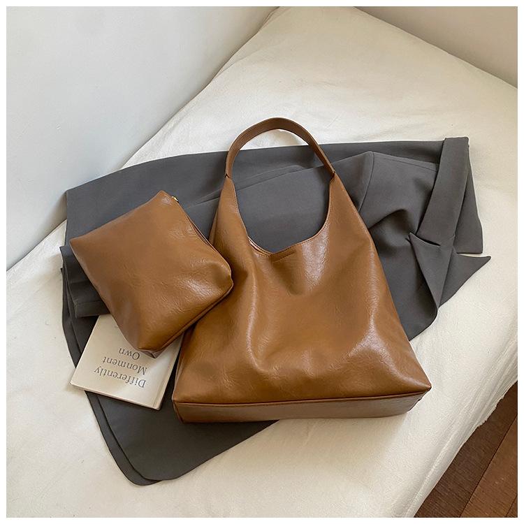 Large Capacity Tote Bag Women's 2025 New Retro Trend Fashion Simple Casual Versatile Shoulder Bag