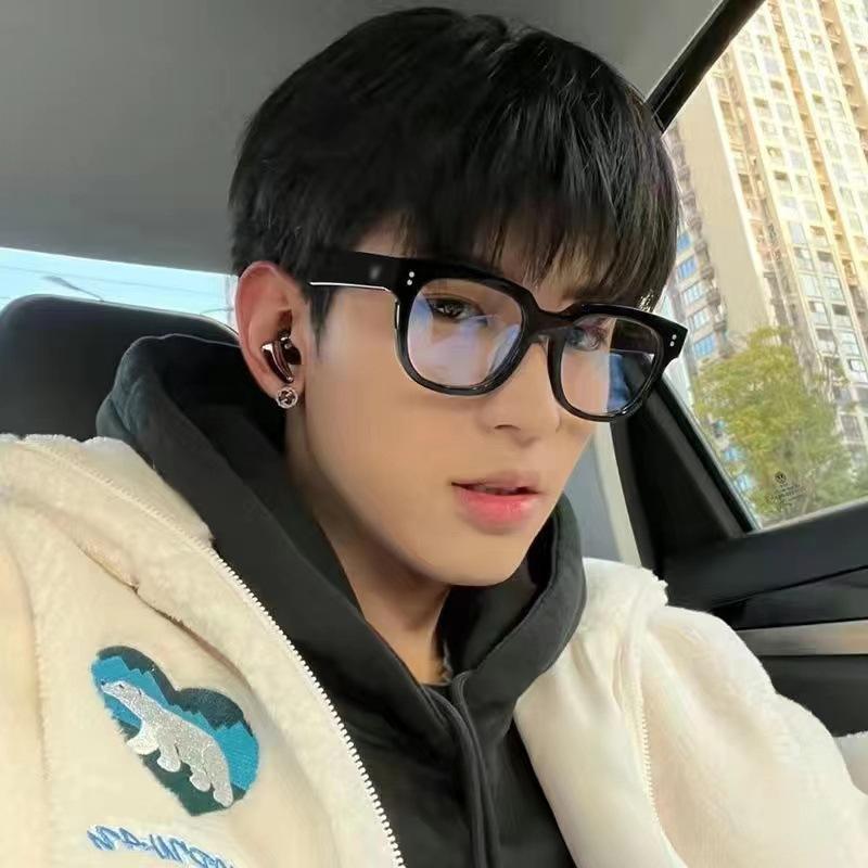 Black Frame Glasses Flat Glasses Anti-blue Light and Radiation Protection