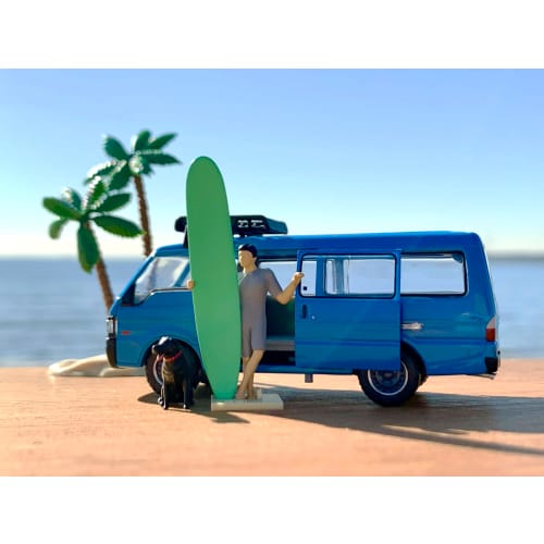 TOMYTEC DioColle 64 #CarSnap 19b Surfing 2 (Includes Mazda Bongo Brawny) ABS Resin and PVC Figure and Accessories (Painted, Partially Assembled) + Die