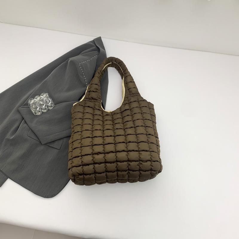 

2025 new fashionable large-capacity bubble cloud bag casual shoulder handbag women s bag foreign style texture simple коричневий