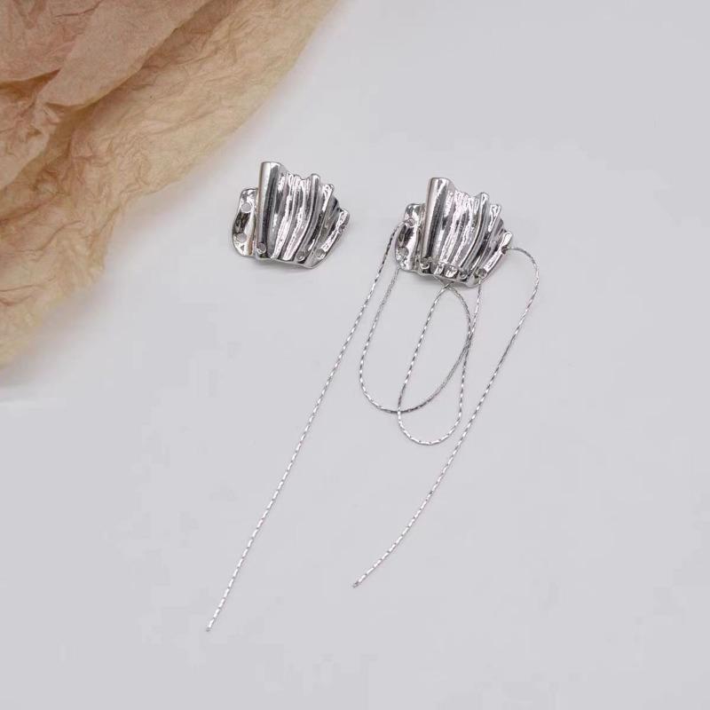 New Tide Unique Design Asymmetrical Tassel Earrings Female Pendant Metal Pleated Temperament Studs