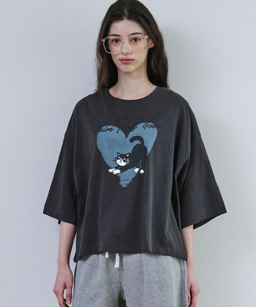 MALOUPE 5219 Heart Cat Graphic T-Shirt (Dark Gray)