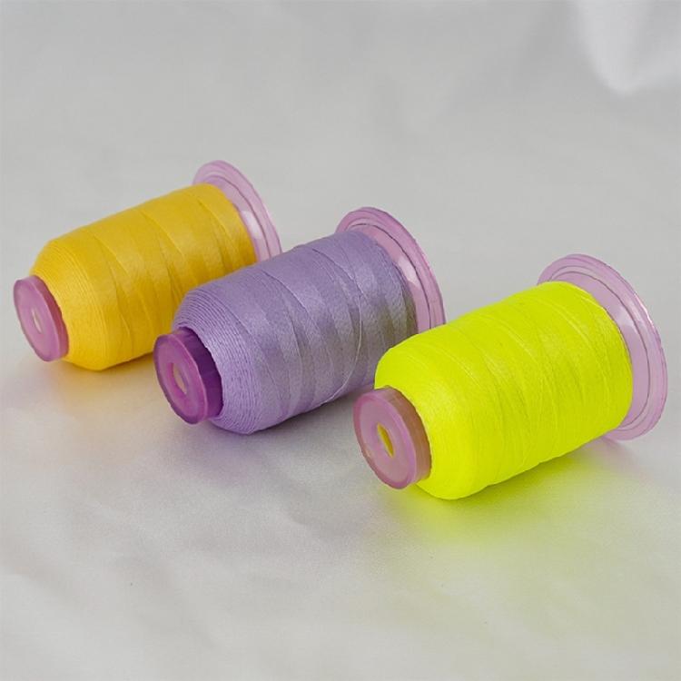 2Pcs Color Changing Sewing Thread for Sewing Machine Hand Stitching Night Glowing Yarn Embroidery Thread 550yds Each