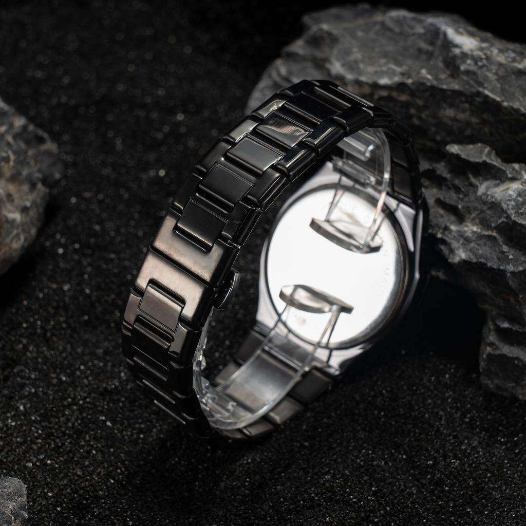 Fashion Versatile Watch Ultra-thin Men's Watch Steel Belt Quartz Watch