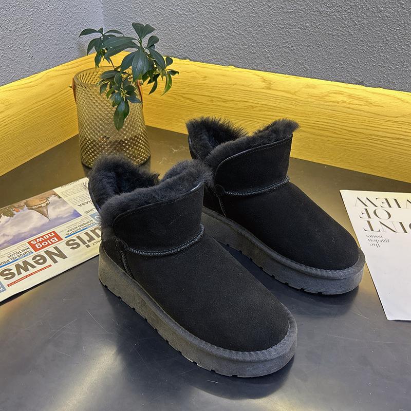 

Thick-soled snow boots women s new winter velvet thickened warm antifreeze anti-wear slip classic solid color cotton boots 39 чорний