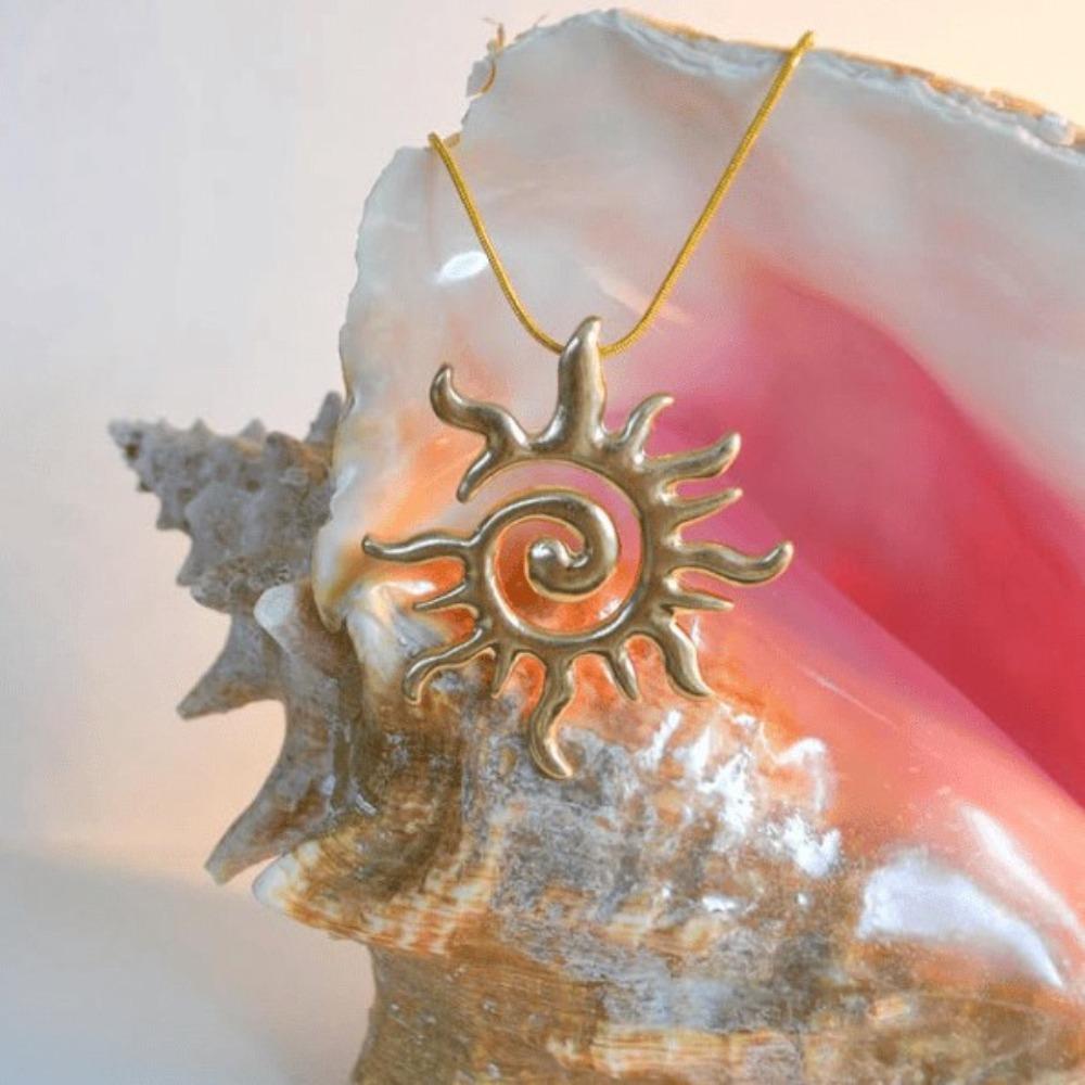 Personality Retro Gold Color Lava Conch Sun Pendant Snake Bone Chain Necklace for Women Summer Beach Fashion Jewelry Accessories