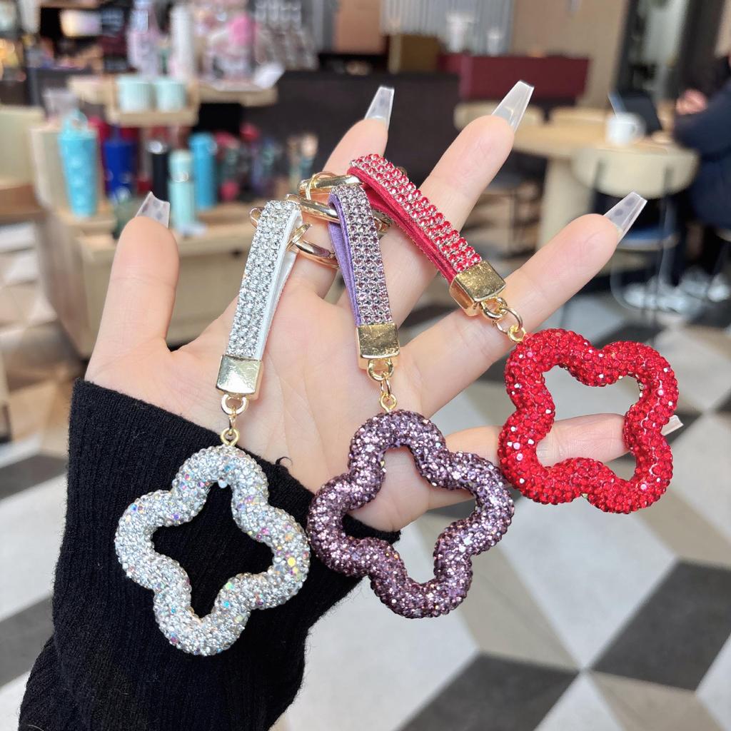 Voller Diamant Blume Kleeblatt Schlüsselanhänger mit Seil - Koreanischer Stil