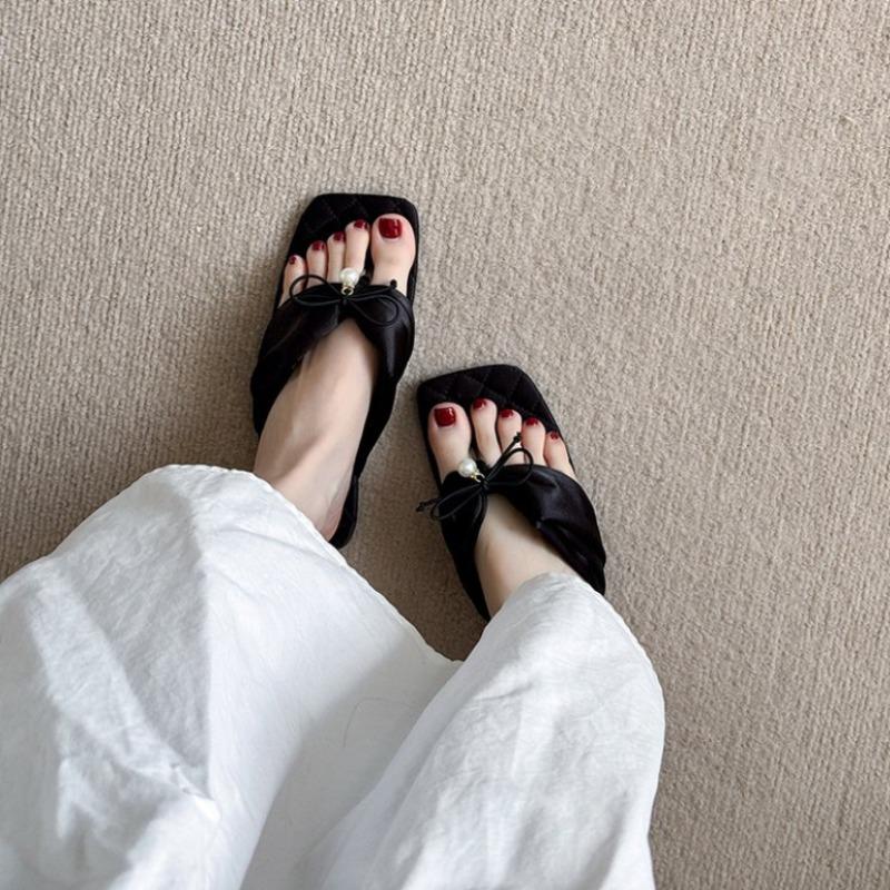 

Модные женские шлепанцы с бантом, балетки, сандалии с перемычкой для пальца, повседневная обувь, 2025, летние модные шлепанцы с принтом, трендовые вьетнамки, Mujer Sandalias 35 чёрный