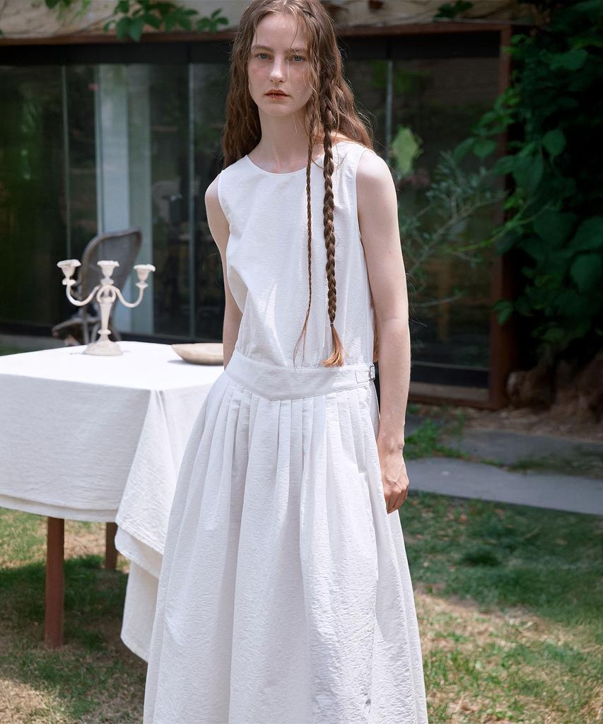 Yutosiseu Buckle Sleeveless Dress(White)