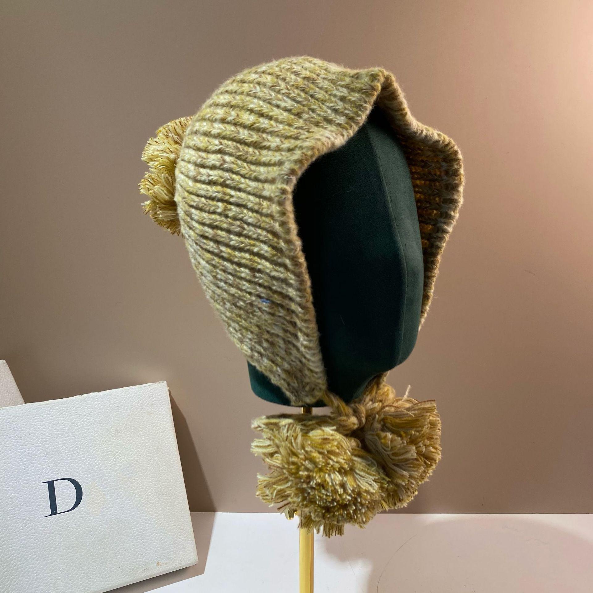 

The Bud Shows The Face, Cute, Knitted Hat, Warm Hairball, Flower Yarn, Wool, Ear Protector, Tether, Cold Hat, Female. One size fits all