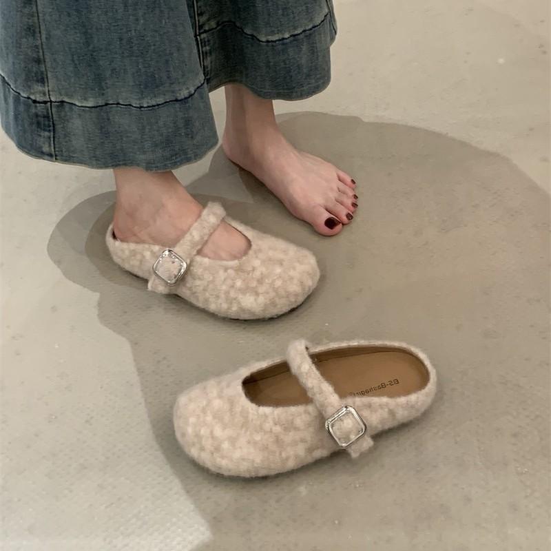 French Evening Wind Retro Lightweight Light Mouth Baotou with Lamb Bread Toe Girl Muller Shoes Wearing Slippers Woman