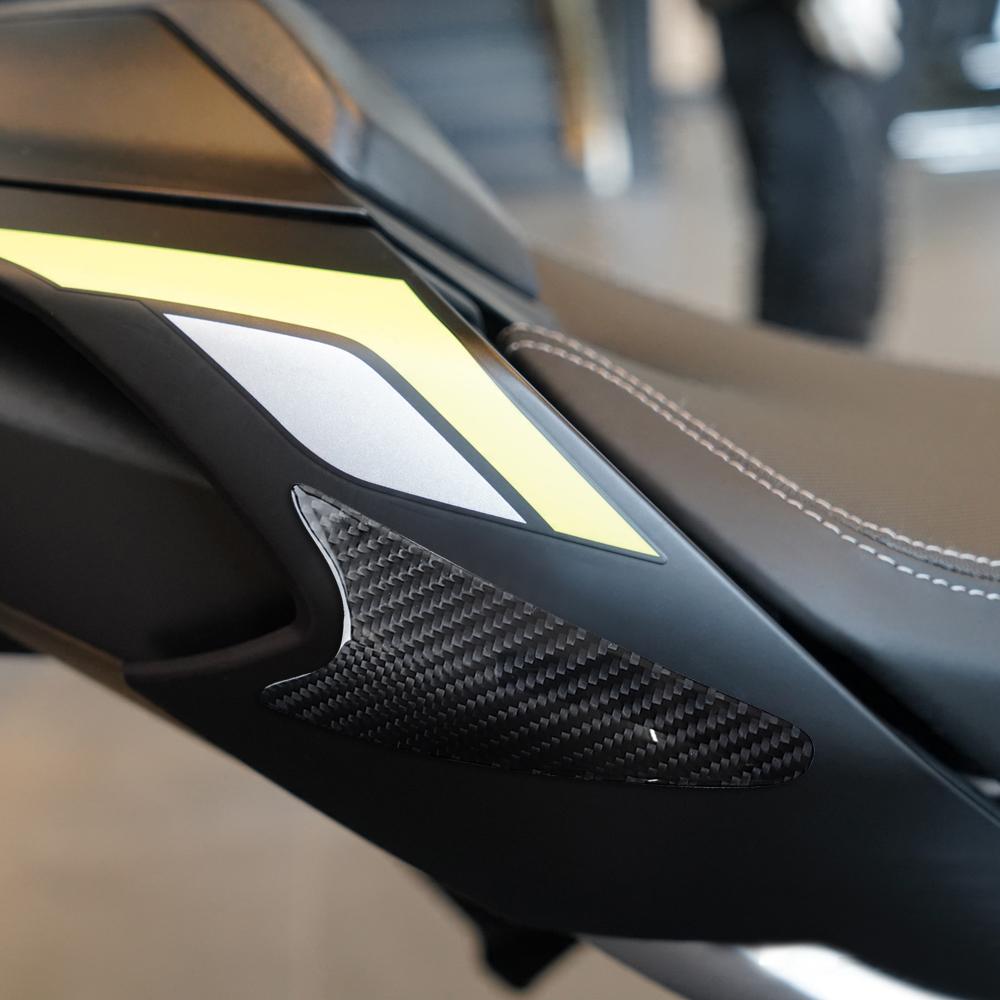 Motorcycle Carbon Fiber Fuel Tank Tail Protection Trim for Triumph Daytona 675R 2013-2016 Street Triple 765 2017-2022