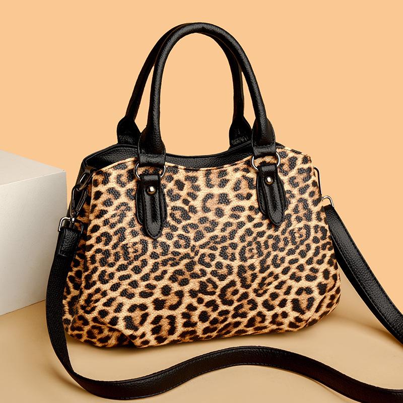 Trendy and fashionable portable women's bags, new zebra pattern tote bags, personalized and popular shoulder messenger bags.