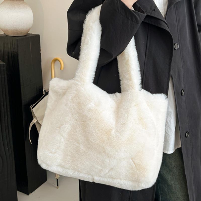 Winter Cute Plush Bag Women 2025 New Fashion Versatile Handbag Shoulder Bag Large Capacity Commuter Tote Bag