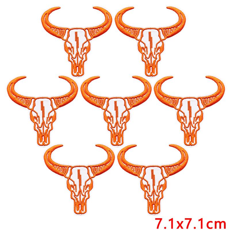 10pcs Wholesale Western Cowboys Embroidered Diy Hats Backpack Sewing Badges Greet Cow Head Patch Iron On Patches Stickers 