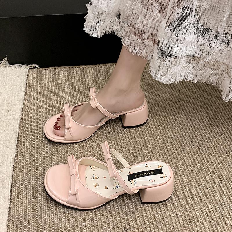 Fashion 2025 New Women's Open-toe Flat Slippers Fashion Outdoor Summer Ladies Slip-on Shoes Versatile Women's Slippers Causal Elegant