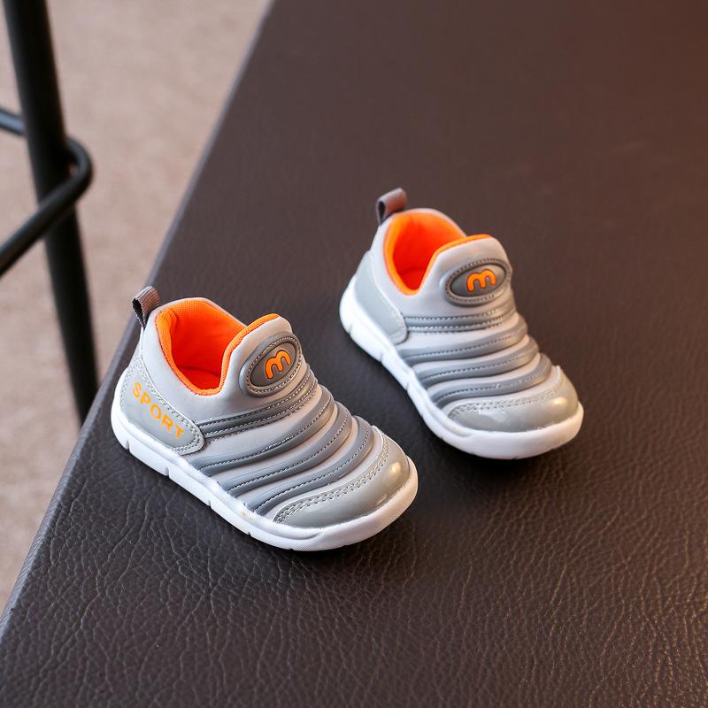 Frühling und Sommer neue Jungen und Mädchen, Raupen-Kindersportschuhe, Kinder-Baby-Kleinkindschuhe mit weicher Sohle