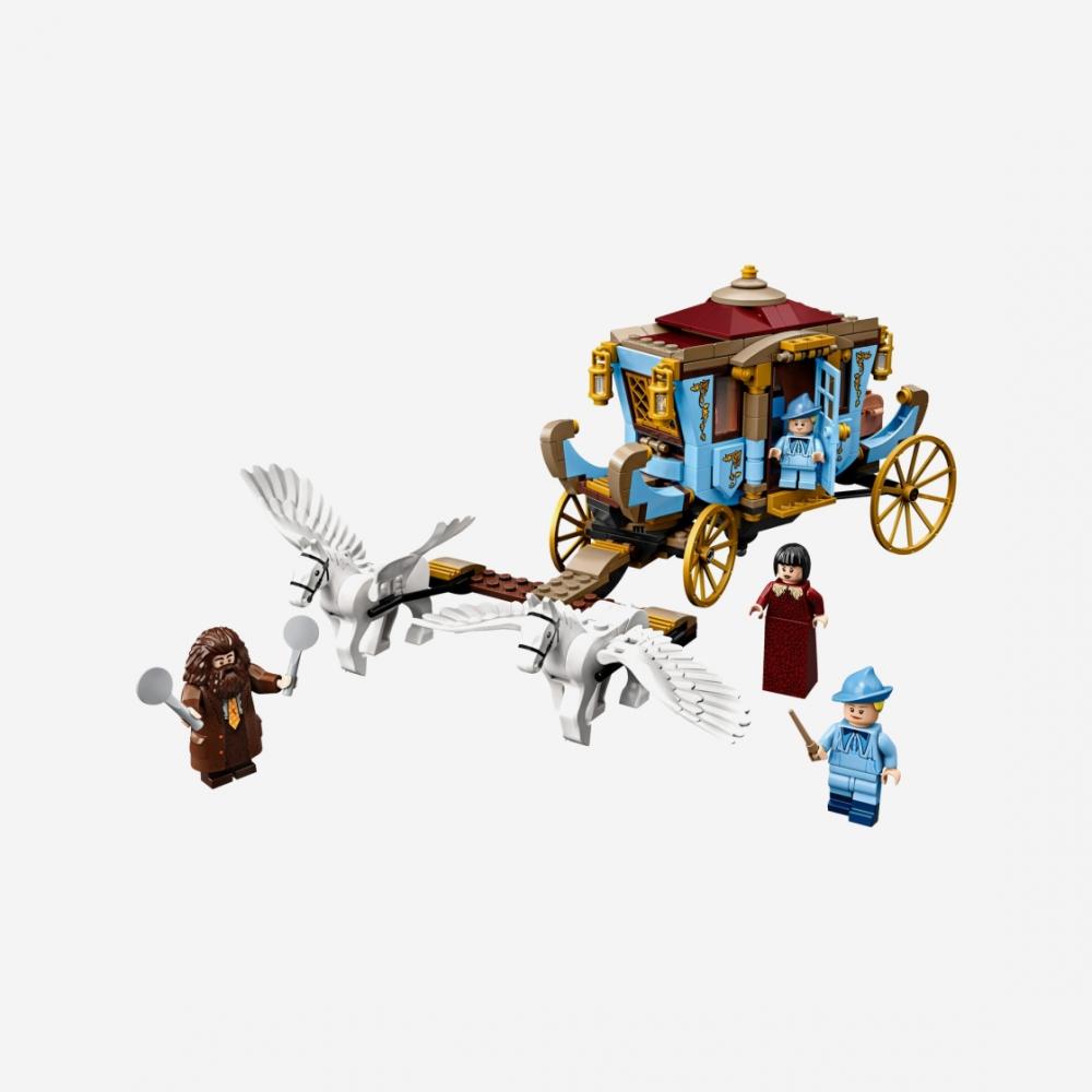 

Прибытие кареты Шармбатон LEGO Гарри Поттера в Хогвартс