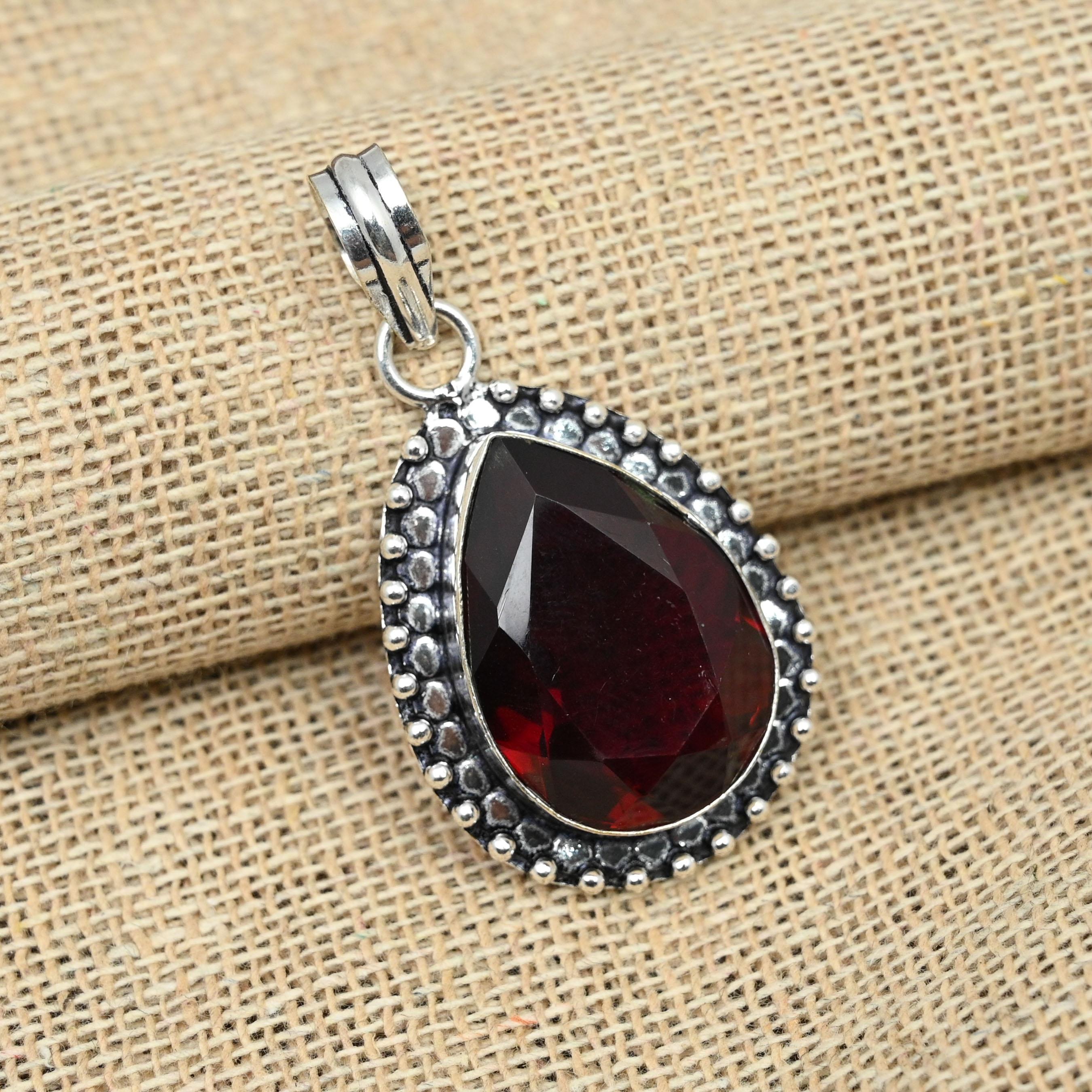 

Красный гранат драгоценный камень стерлингового серебра 925 пробы ювелирные изделия ручной работы в форме груши свадебный подарок кулон 1.77 Inches красный