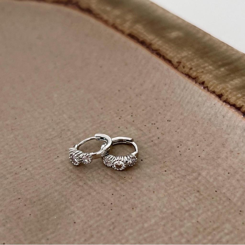 Silver Micro-Paved Three-Zirconia Ear Hoops: Elegant & Comfortable Japanese-Style Earrings