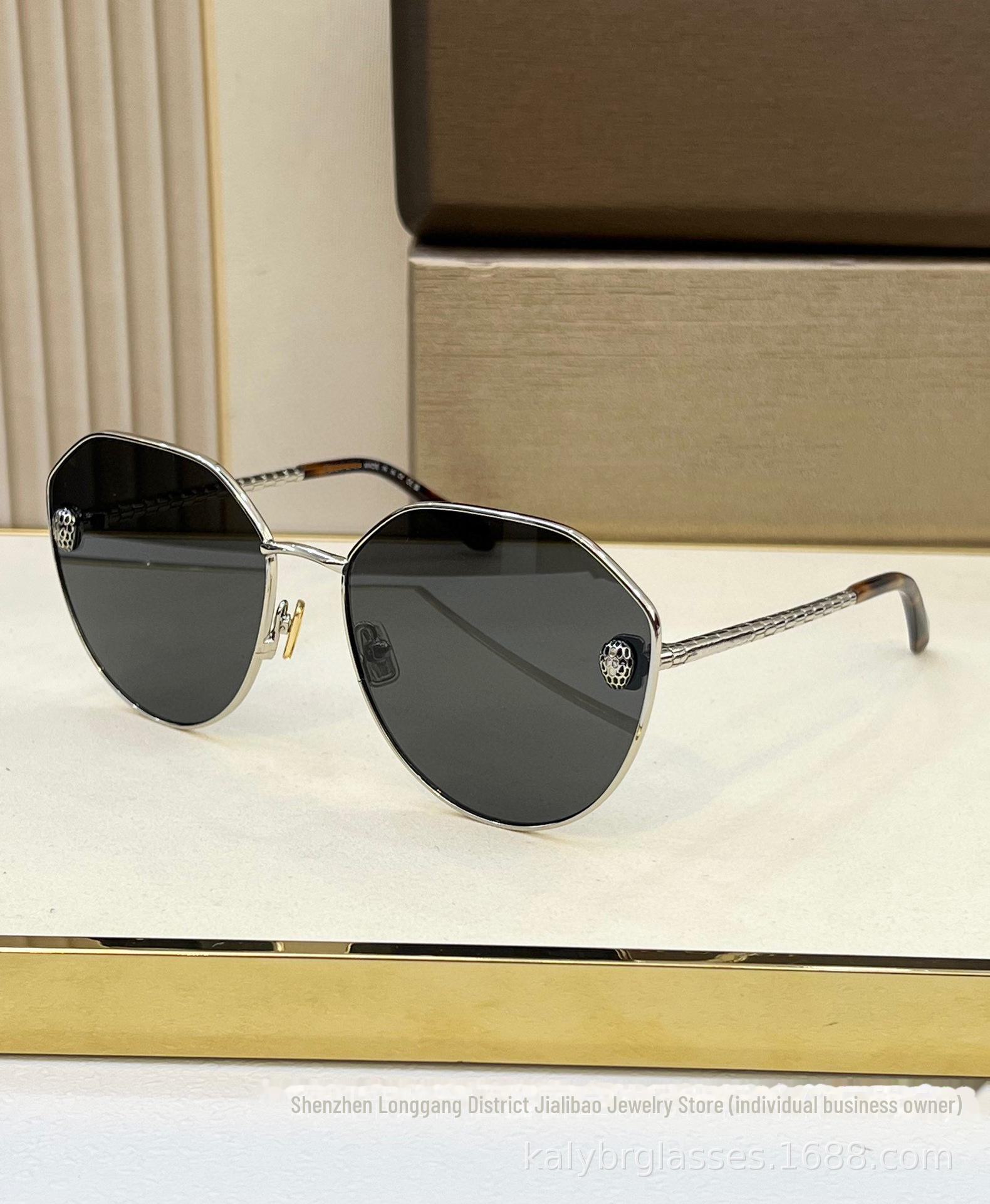 

Солнцезащитные очки Baojia с металлическим заушником и круглыми линзами в форме змеи — большая оправа, защита от ультрафиолета 62-17-140