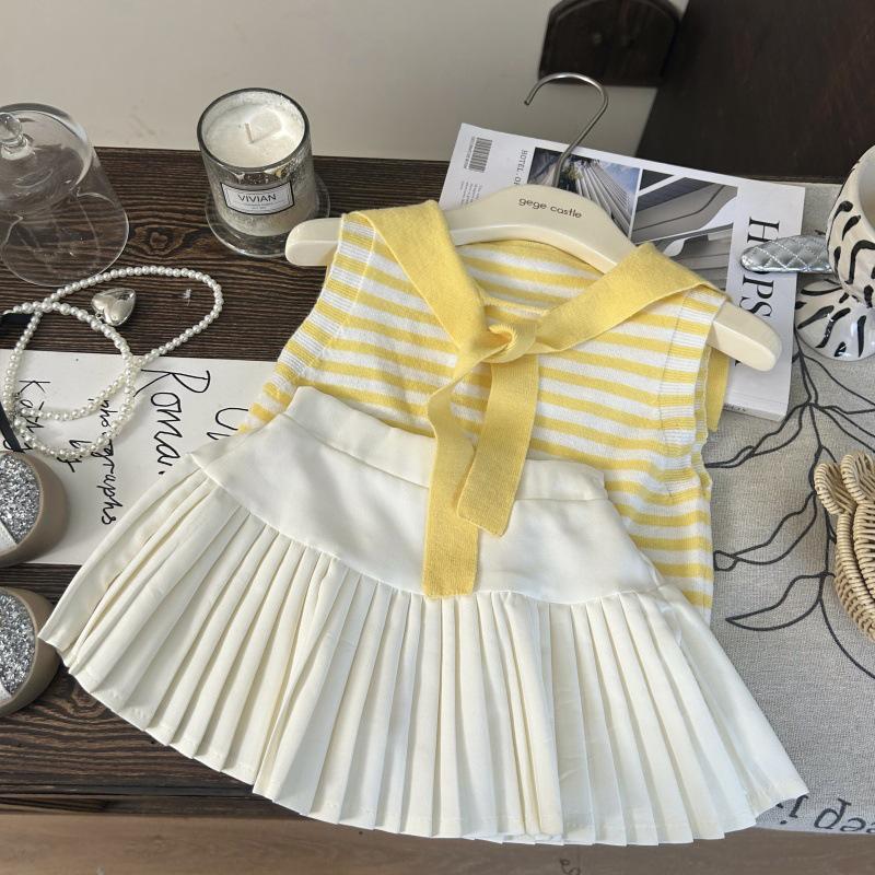 

2025 Summer Korean-Style Girls Knitted Shawl Vest & White Pleated Skirt Set 100cm