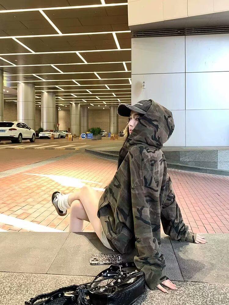 American Retro Camo Streetwear Hoodie for Men & Women - Trendy Unisex Zipper Jacket