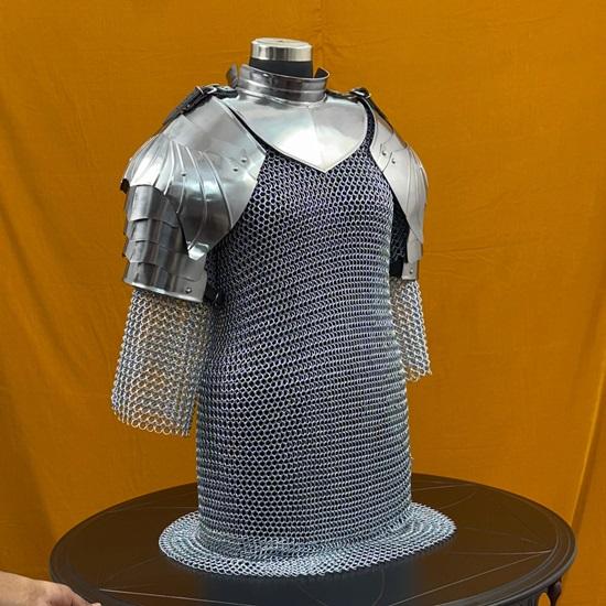 Royal Women's Chainmail Armor Set Elegant Medieval Battle Gear with Pauldrons Gorget for LARP, Cosplay Historical Reenactments
