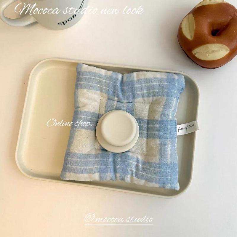 

Premium Macaron Color Magnetic Silicone Stand - Retractable Stereo Support for Desktop Viewing