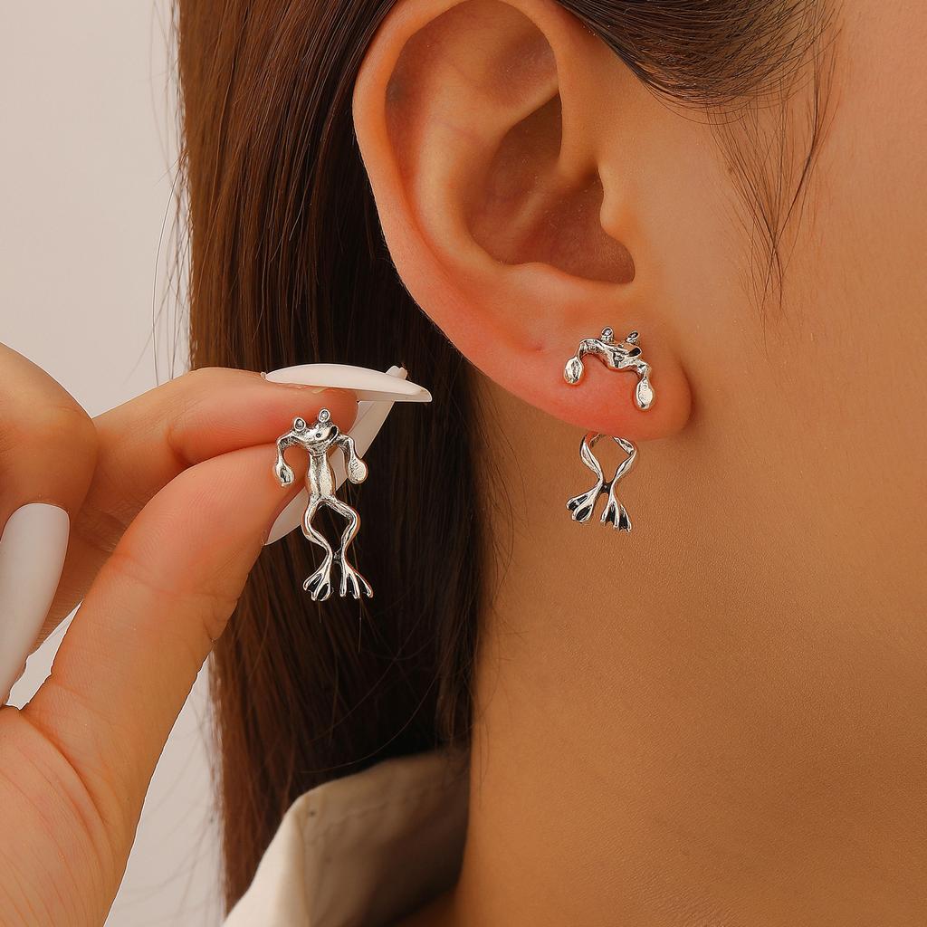 Cute Frog Design Stud Earrings 3D Split Frog Earrings Gold Tone Animal Theme Earrings for Women