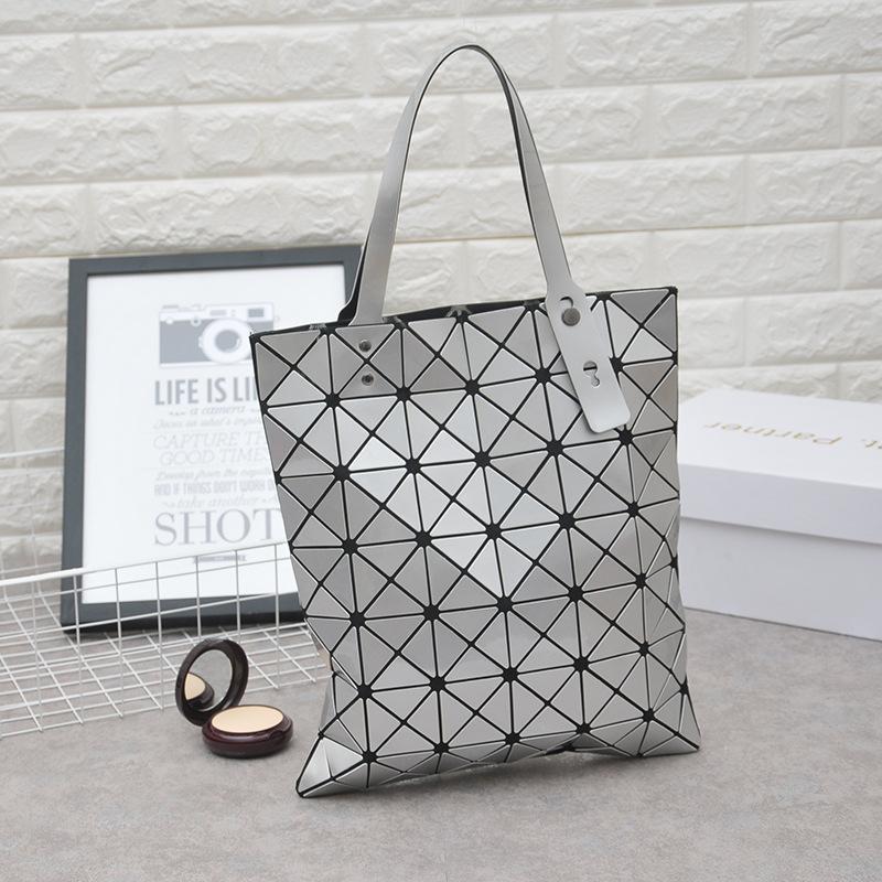 

Summer Fashionable And Simple Diamond Women S Bag Changeable Laser Geometric Splicing Bag Women S Shoulder Bag Small Square Bag серебряный