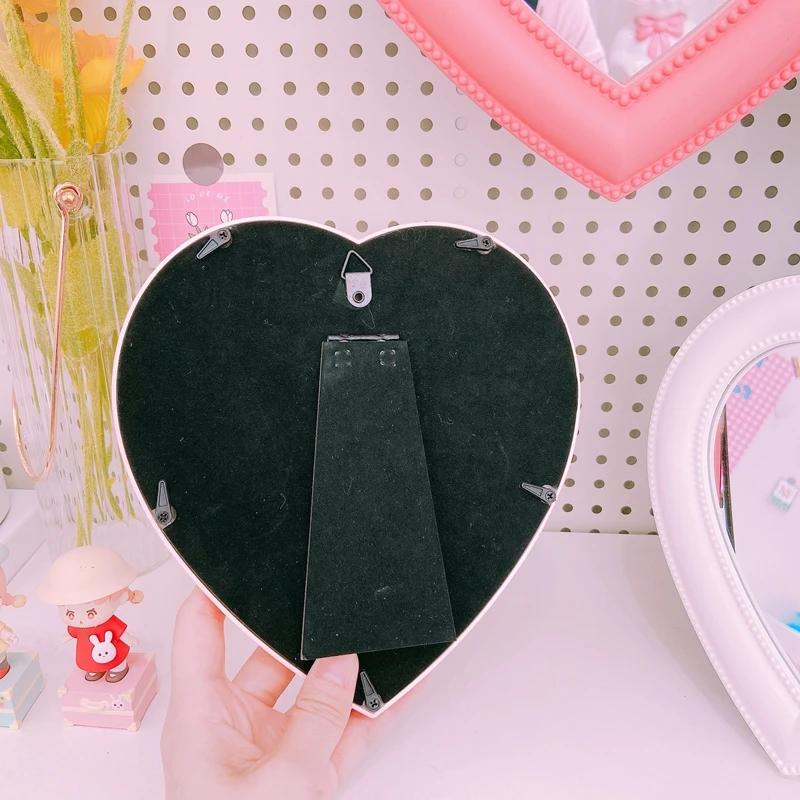 Kawaii Heart Shape Decorative Mirror INS Style Vintage Mirror Wall-mounted Mirror for Girls Bedroom Decoration 2025 Wholesales