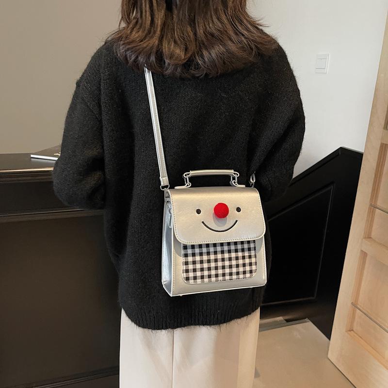 

Мультяшная нишевая женская сумка 2025 рюкзак сумка через плечо большая вместимость сумка-тоут сумка-мессенджер для поездок на работу 19*9*20 серебряный