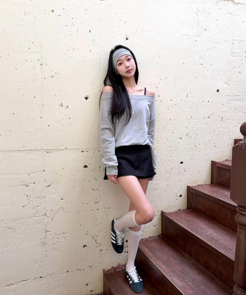 AHWE Off-Shoulder Sweatshirt_Misty Gray