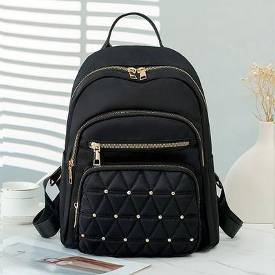 Modischer mehrfarbiger gesteppter Rucksack für Damen mit Nieten-Details für tägliche Ausflüge, Pendeln, Stilvolle leichte langlebige Freizeit-Tasche