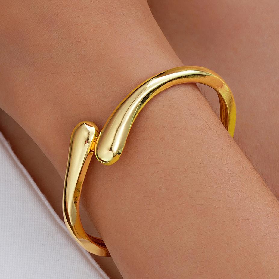 

Modern Women s Irregular Bangle with Streamlined Design Streamlined Alloy Bangle