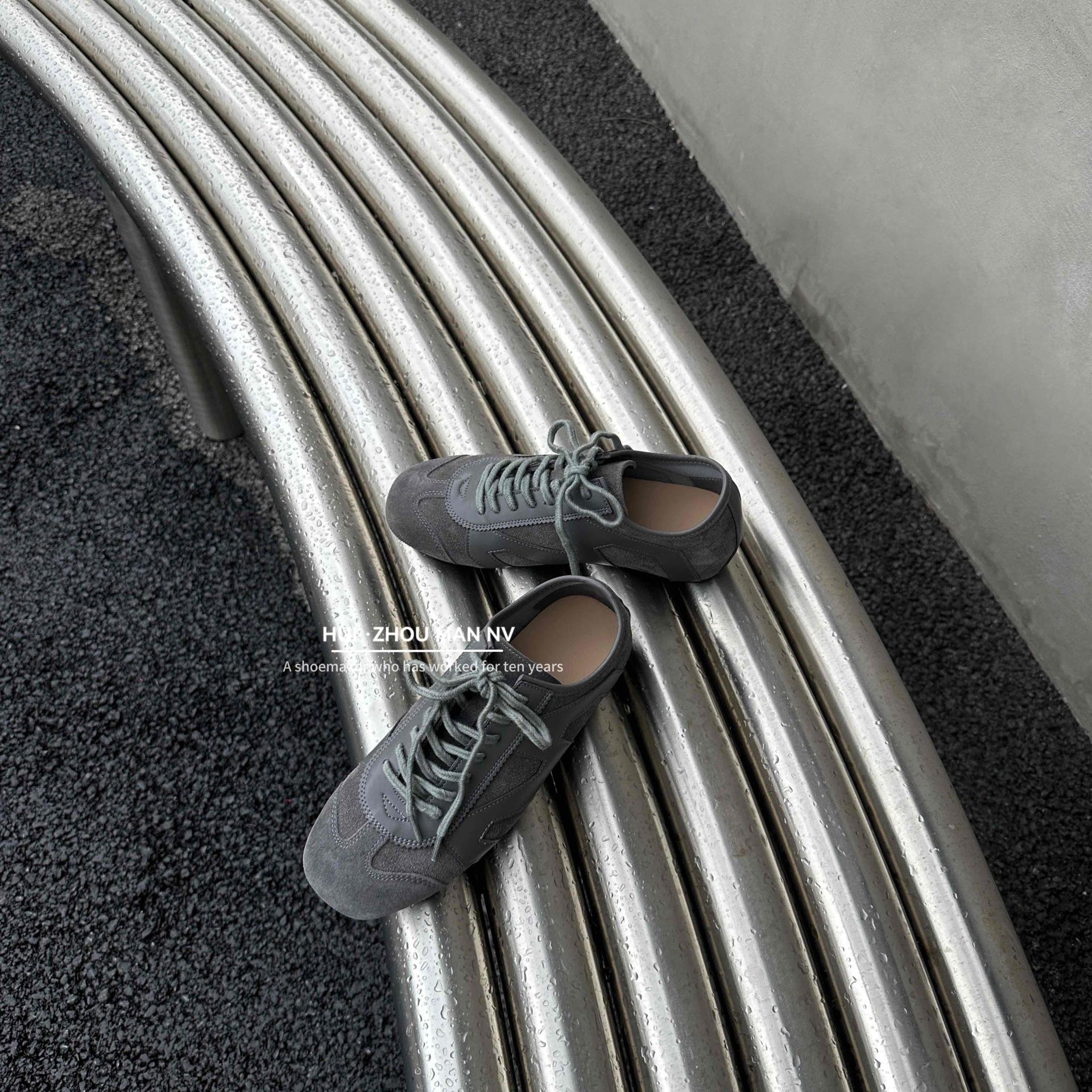 

Retro leather red German training shoes women s 2025 new versatile color matching casual board shoes sports height increasing Forrest Gump shoes women 40 серый