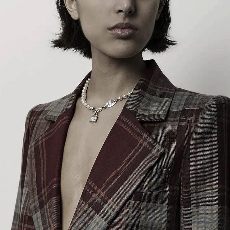 Empress Cixi Retro Choker: Women's Pearl & Gold Lock Planet Design Clavicle Necklace