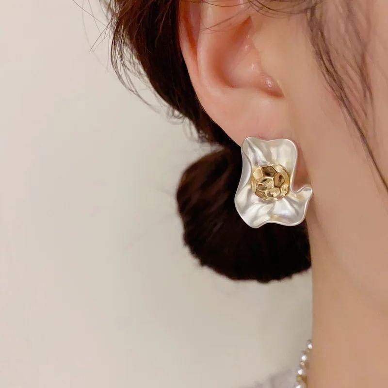 Silver Color Petals Flower Stud Earrings for Women Fashion Irregular Golden Bud Flower Earing Jewelry Accessories