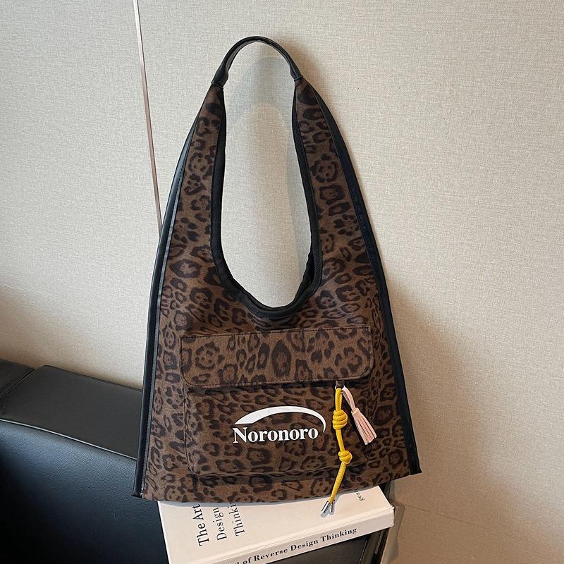 Leopard print canvas bag women's large capacity 2025 new autumn and winter versatile casual shoulder bag college student class tote bag