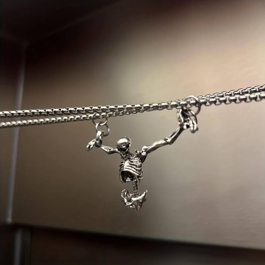 New Stylish Dark-Colored Skull Pendant Necklace, Unique Retro Punk Hip-Hop Skeleton Accessory for Halloween