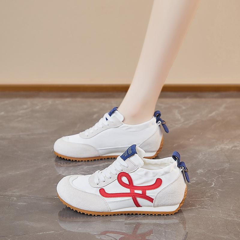 Women's new heightening sports board shoes in summer, mesh breathable little white shoes