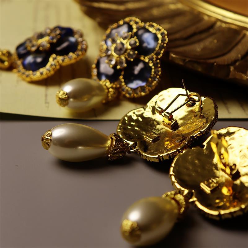 Vintage medieval return blue petals glazed pearl earclip earrings