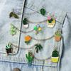 Cartoon-Zimmerpflanzen-Serie Emaille-Pins Kreative Kaktus-Aloe-Broschen mit Kette Dekorative Kleidungspins Geschenk für Pflanzenliebhaber
